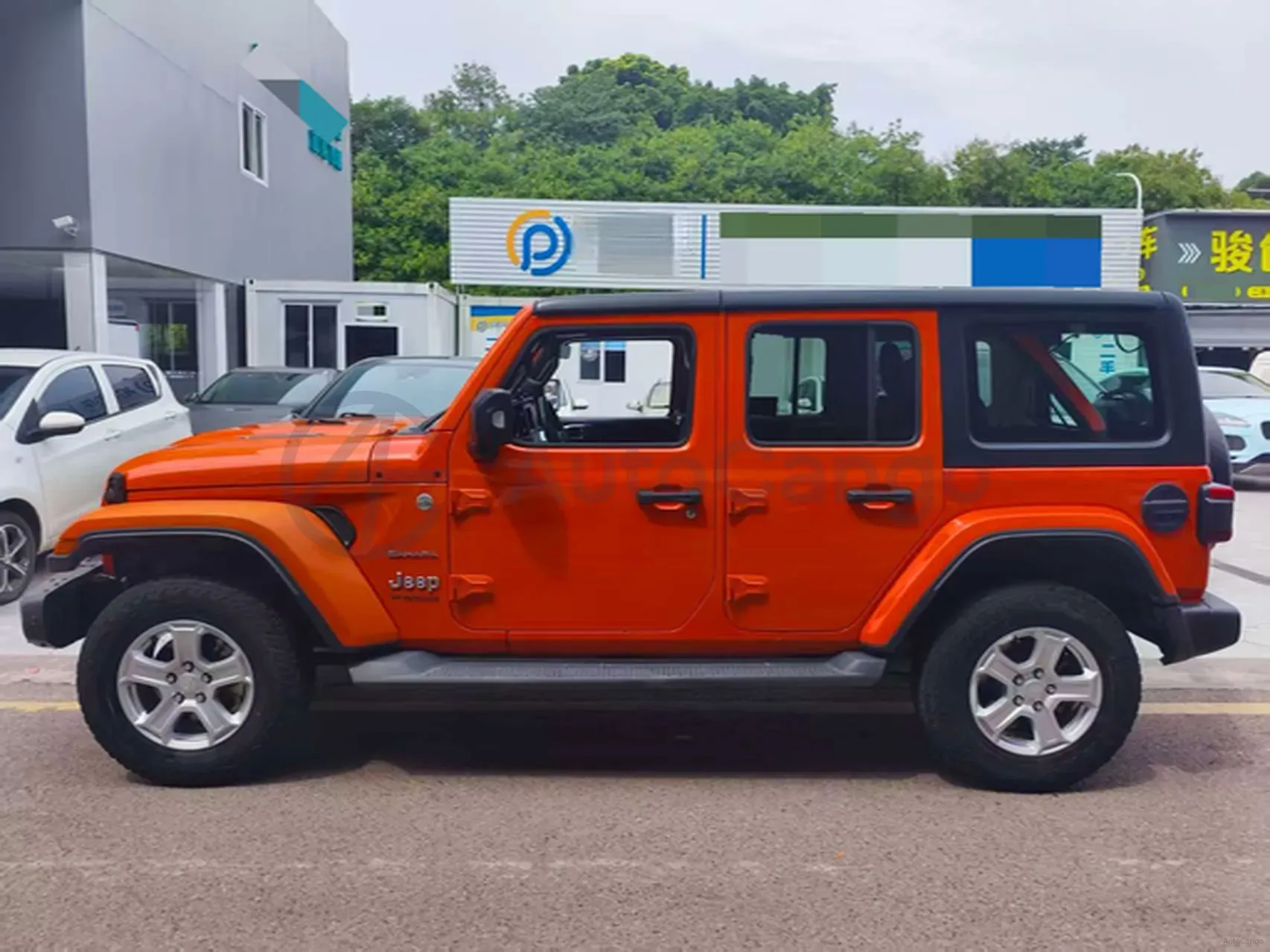 Jeep Wrangler 2018 2.0T Sahara Four-Door - Excellent Condition