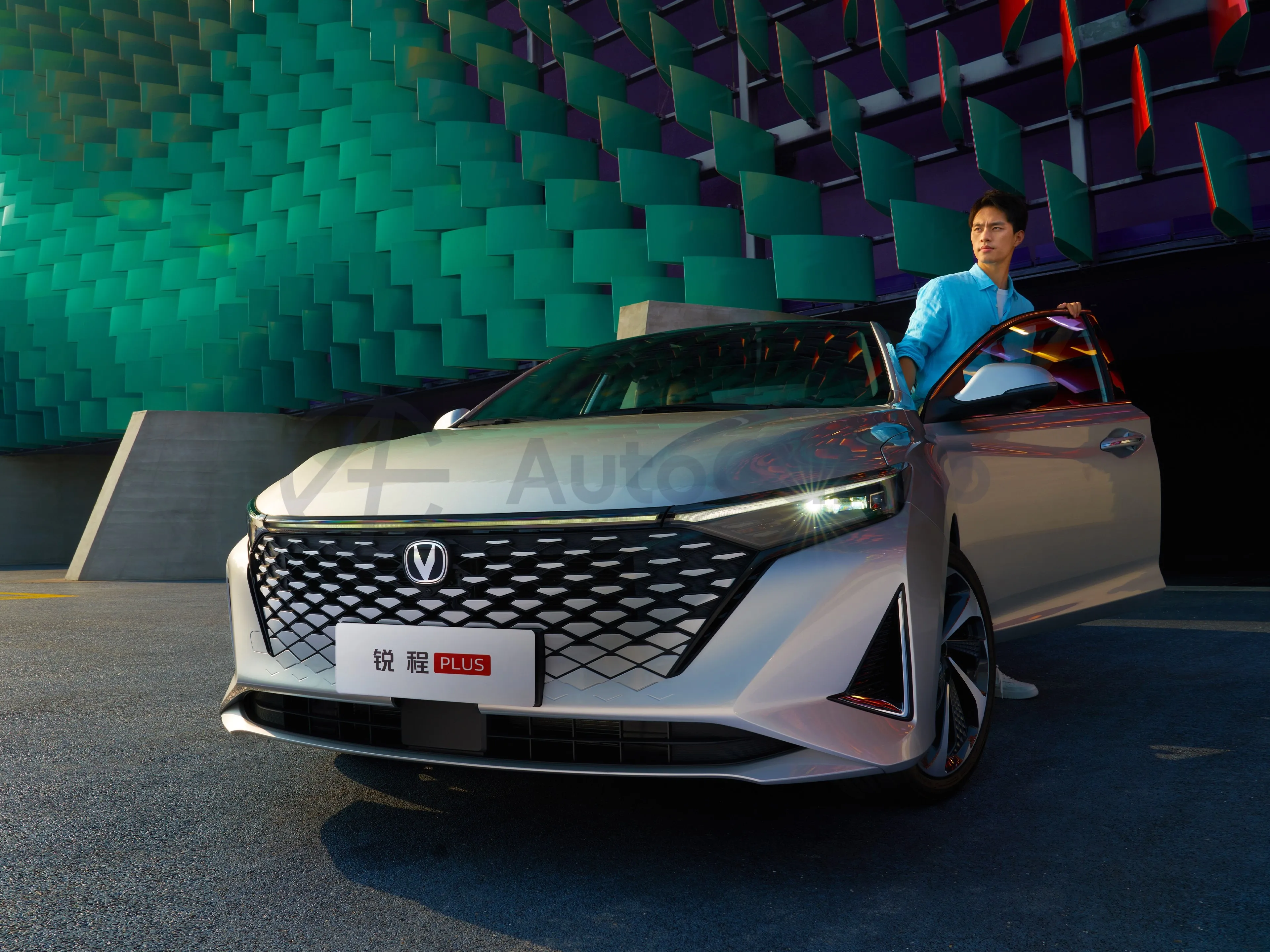 2023 ChangAn Raeton Plus 1.5T 188HP L4 7DCT,autocango,china used car exporter,china ev exporter,chinese used car exporter,chinese used ev exporter