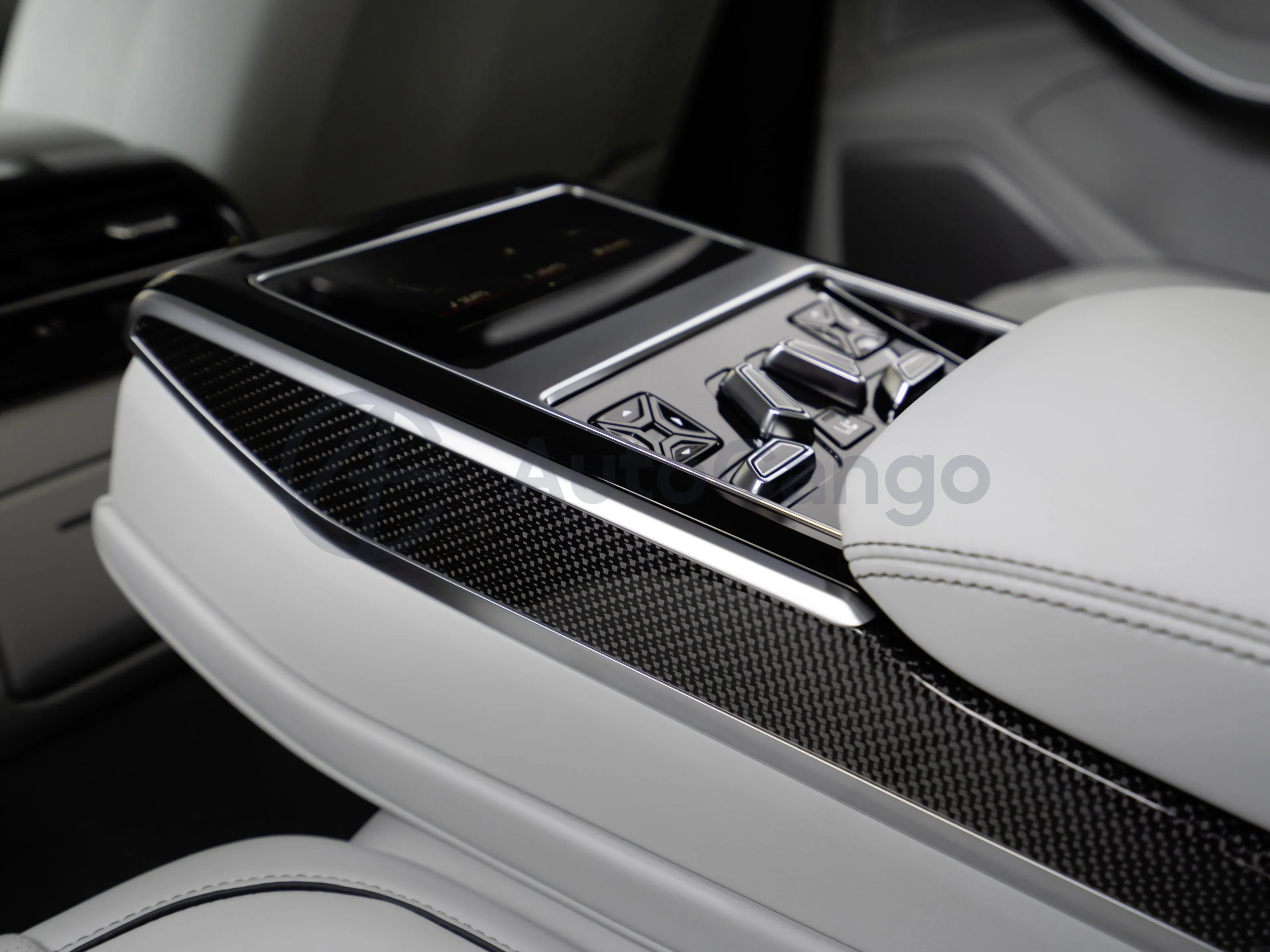 2025 Audi S8 4.0T 571HP V8 8AT,autocango,china used car exporter,china ev exporter,chinese used car exporter,chinese used ev exporter