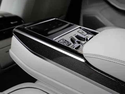 2025 Audi S8 4.0T 571HP V8 8AT