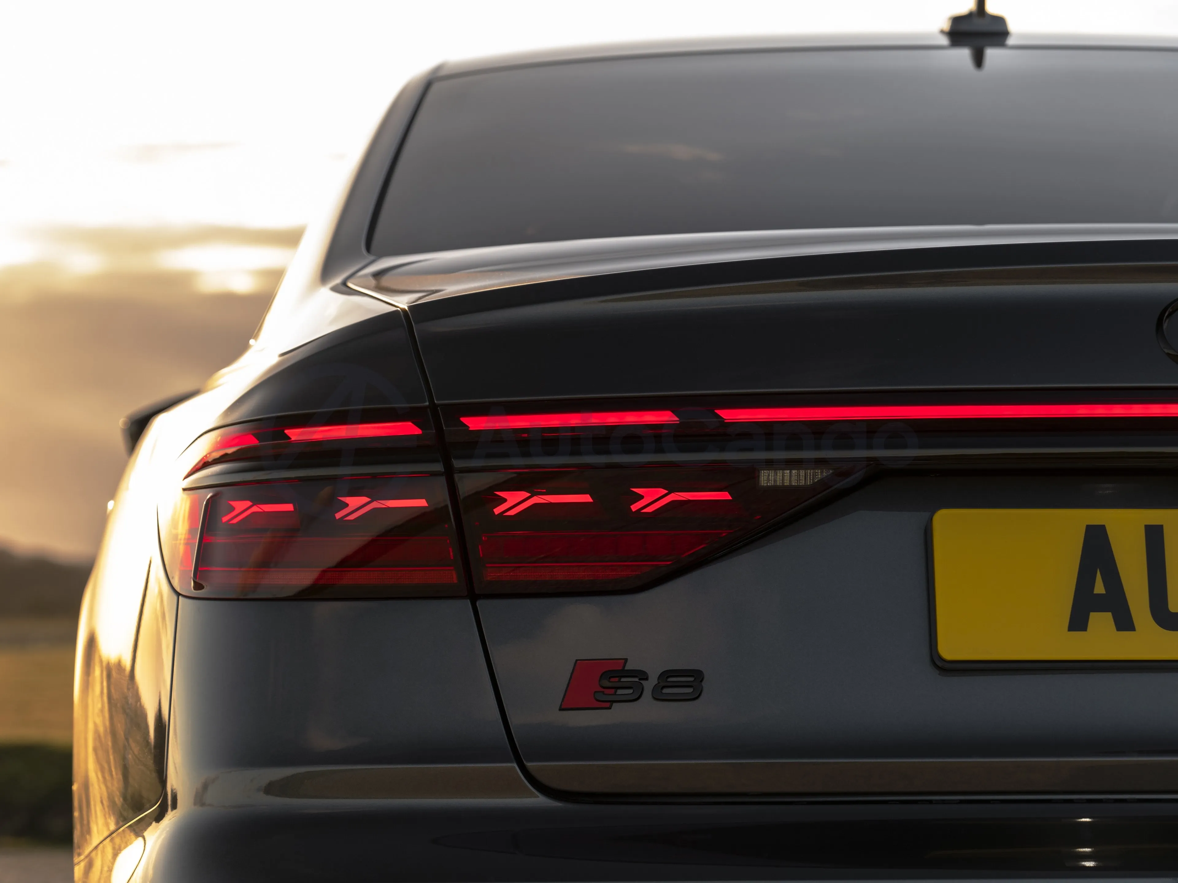 2025 Audi S8 4.0T 571HP V8 8AT,autocango,china used car exporter,china ev exporter,chinese used car exporter,chinese used ev exporter