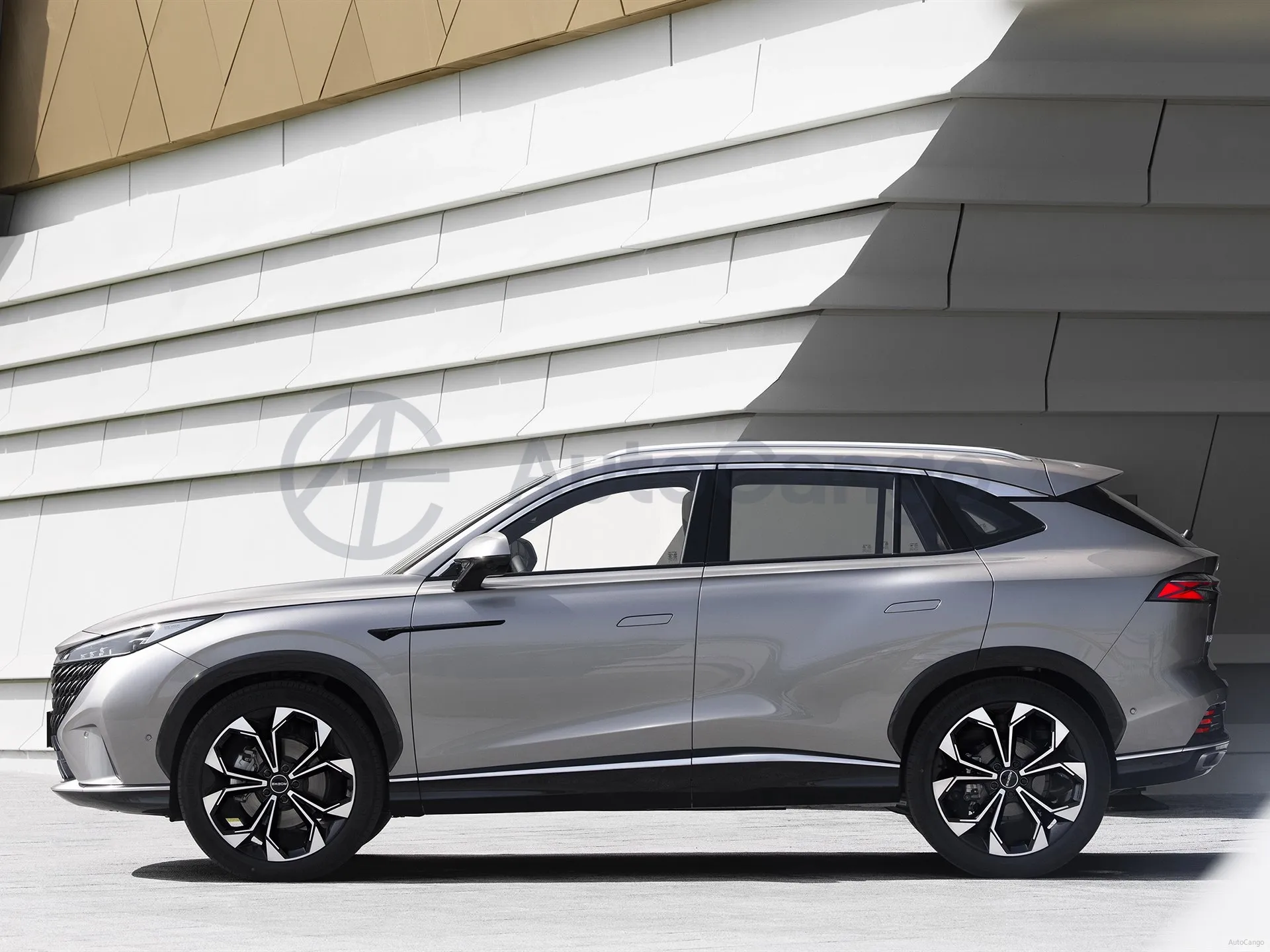 Roewe RX5,autocango,china used car exporter,china ev exporter,chinese used car exporter,chinese used ev exporter