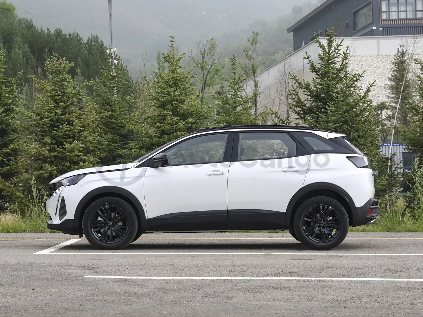 Peugeot 4008 2018 Peugeot 4008 1.8T 204HP L4 6AT MSRP243700