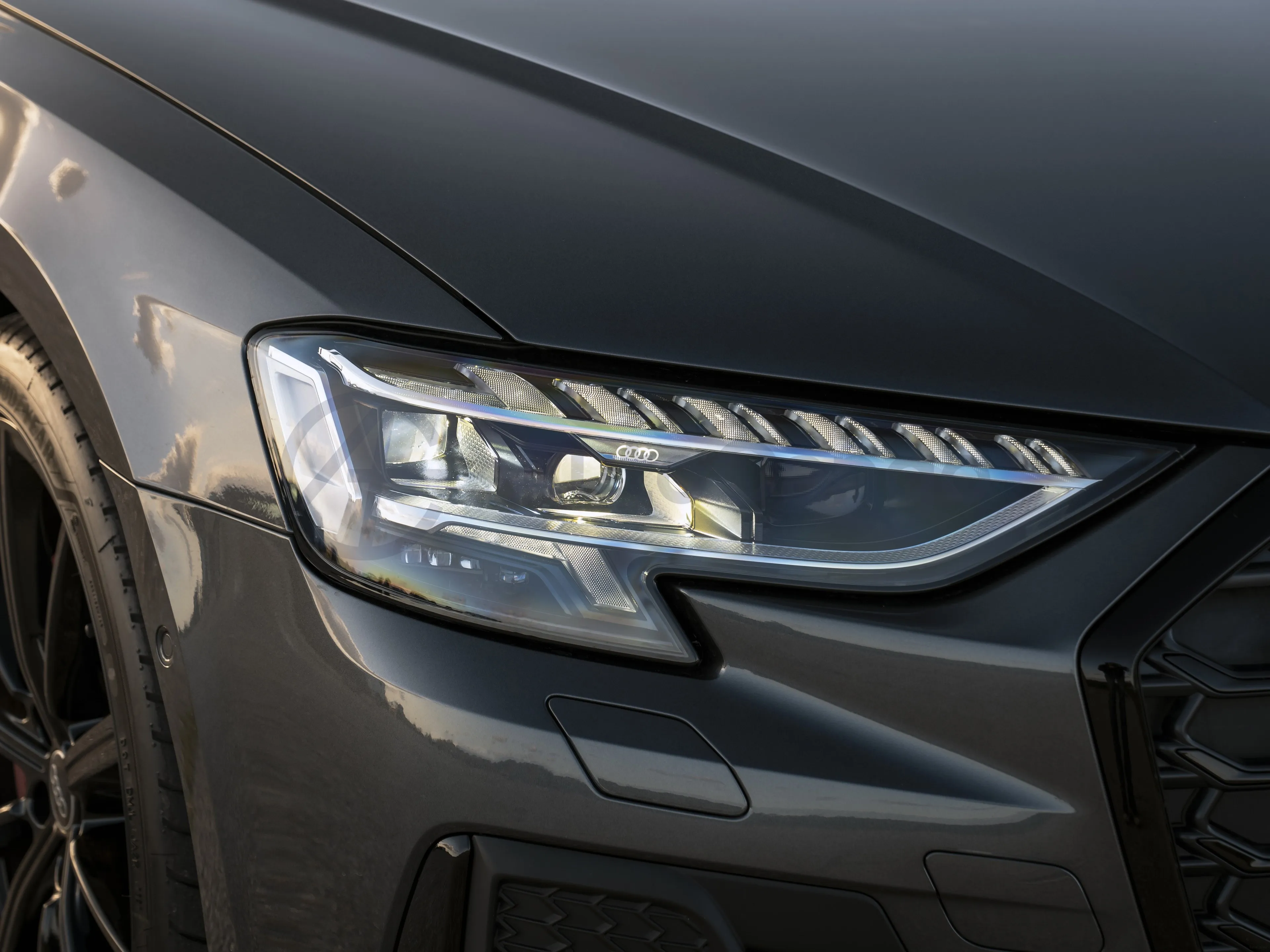 2025 Audi S8 4.0T 571HP V8 8AT,autocango,china used car exporter,china ev exporter,chinese used car exporter,chinese used ev exporter