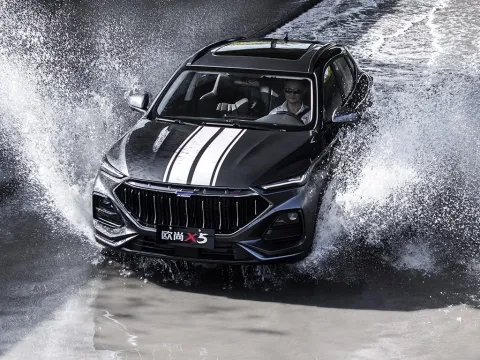 2022 ChangAn Oshan X5 1.5T 180HP L4 7DCT