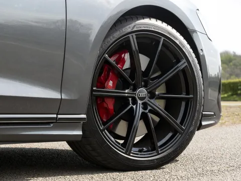 2025 Audi S8 4.0T 571HP V8 8AT
