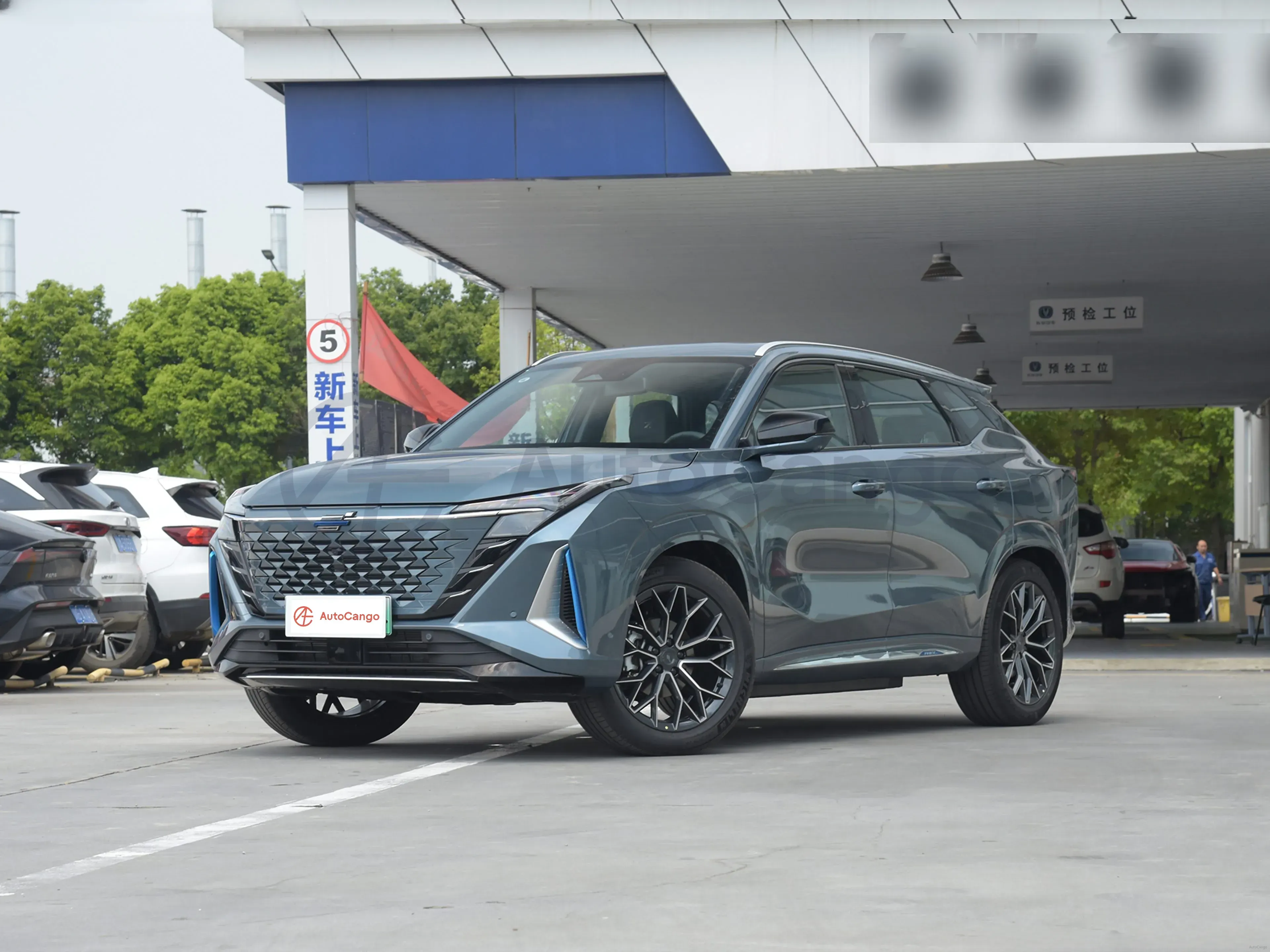 2023 ChangAn Oshan Z6 1.5T 170HP L4 6TCT PHEV 28.4KWH MSRP 155800