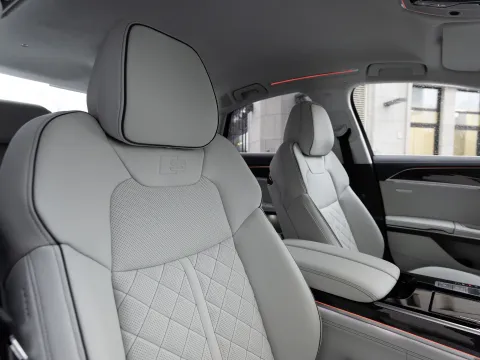 2025 Audi S8 4.0T 571HP V8 8AT