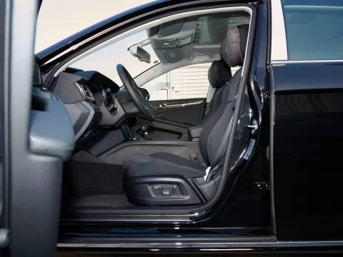 2013 HongQi H7 2.0T 204HP L4 6AT