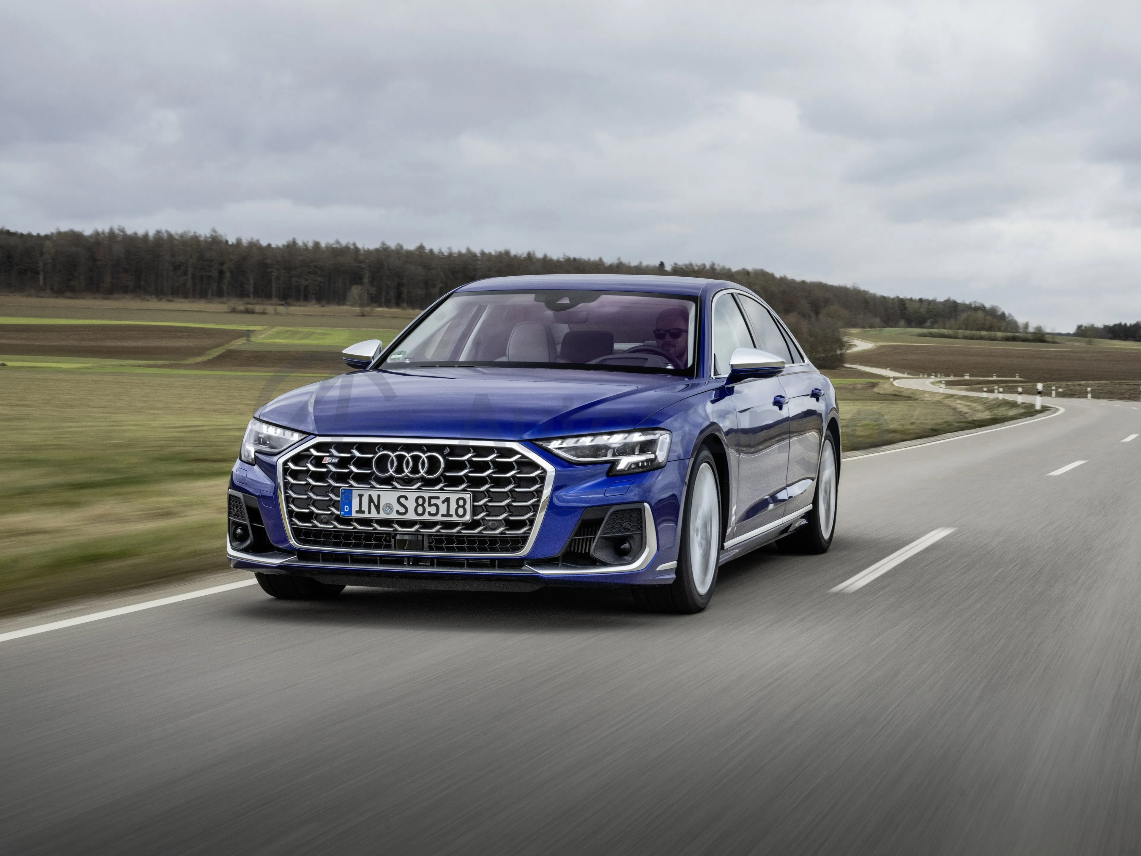 2025 Audi S8 4.0T 571HP V8 8AT,autocango,china used car exporter,china ev exporter,chinese used car exporter,chinese used ev exporter