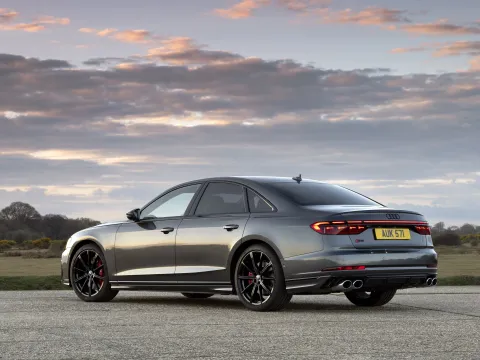 2025 Audi S8 4.0T 571HP V8 8AT