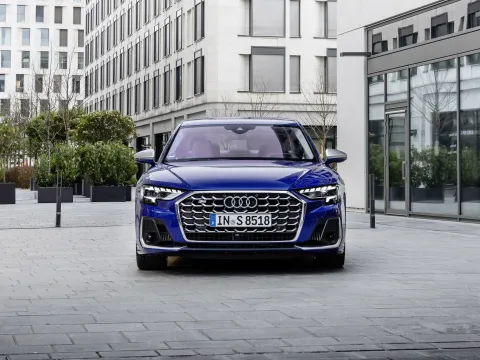 2025 Audi S8 4.0T 571HP V8 8AT