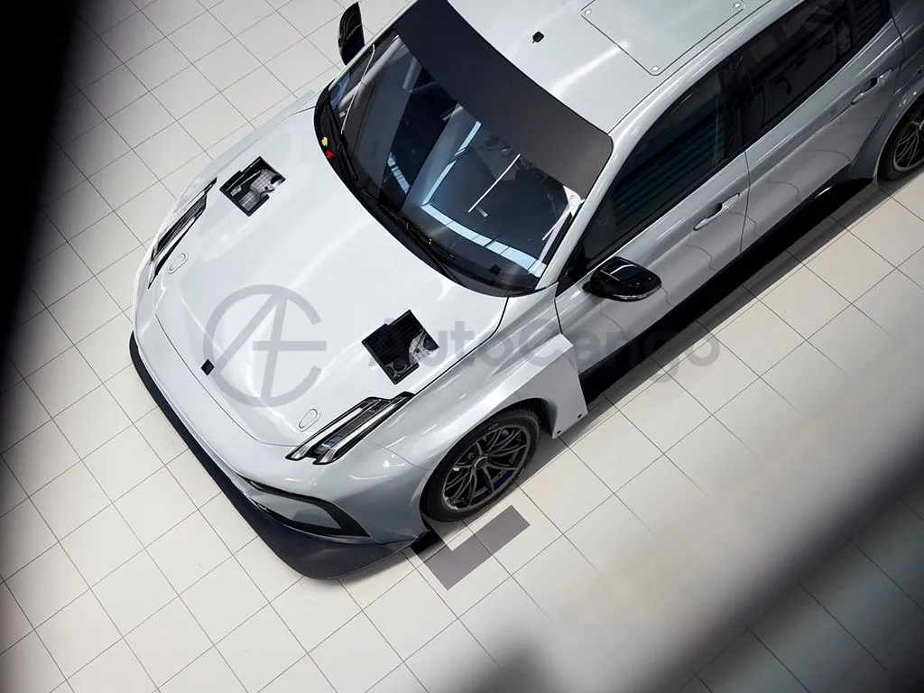 2025 LYNK&CO 03 2.0T 265HP L4 8AT MSRP 218800 Specs and Details