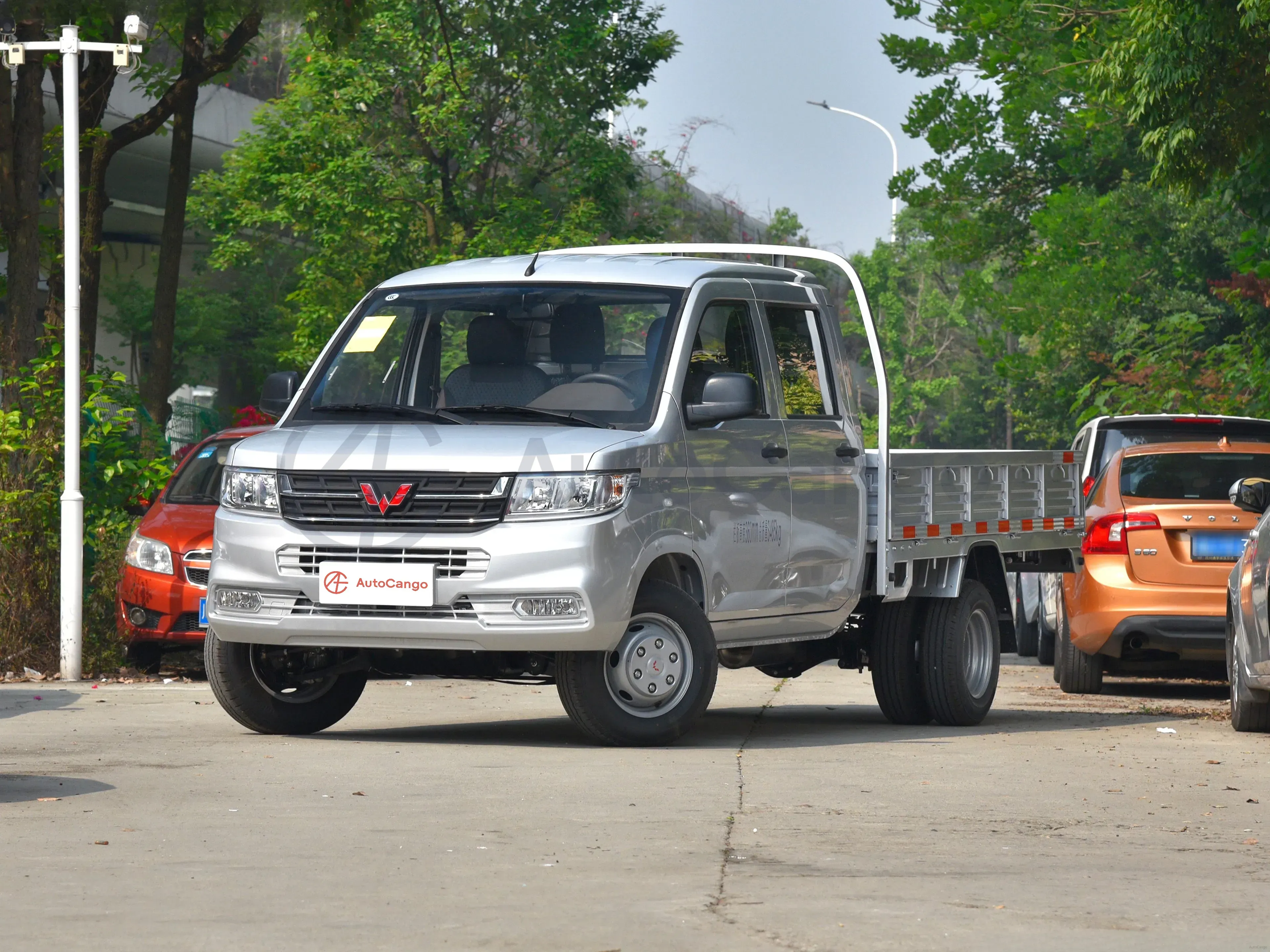 2022 WuLing RongGuang New Truck 1.8L 125HP L4 5MT,autocango,china used car exporter,china ev exporter,chinese used car exporter,chinese used ev exporter