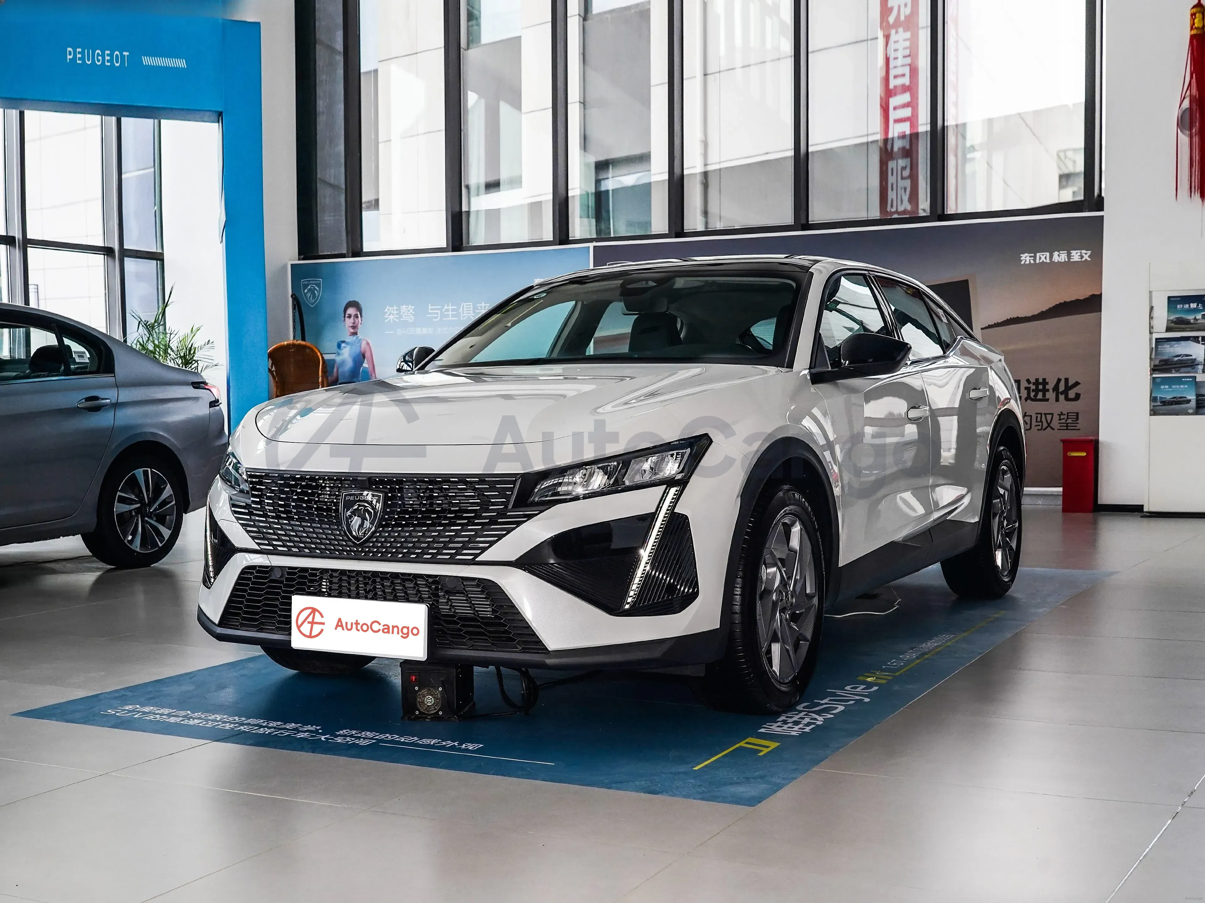 チコ、家で使わないものを出品しています。ページ Peugeot 408X 2025 Peugeot 408X 1.6T 175HP L4 8AT MSRP179700