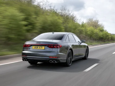 2025 Audi S8 4.0T 571HP V8 8AT