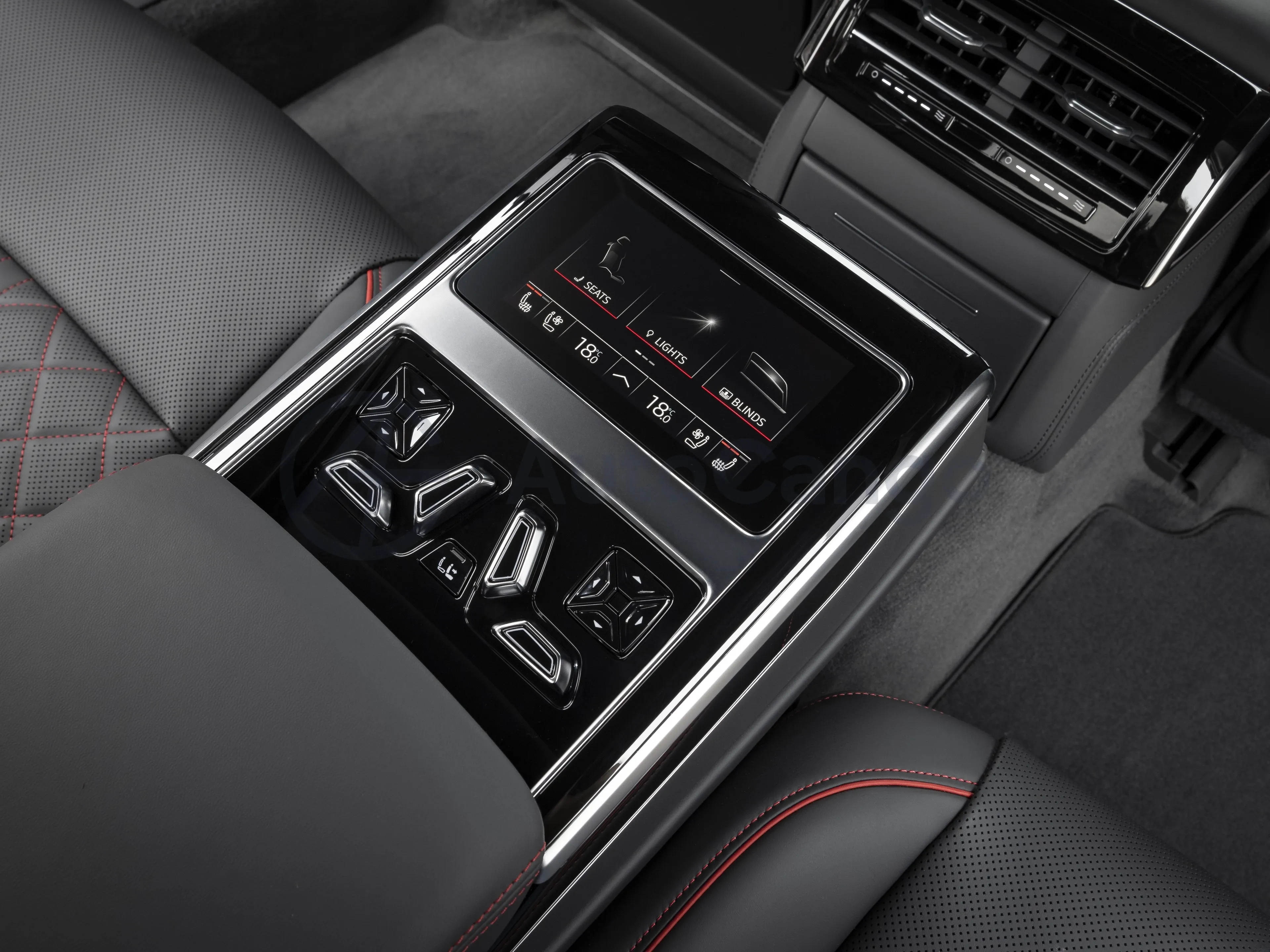 2025 Audi S8 4.0T 571HP V8 8AT,autocango,china used car exporter,china ev exporter,chinese used car exporter,chinese used ev exporter