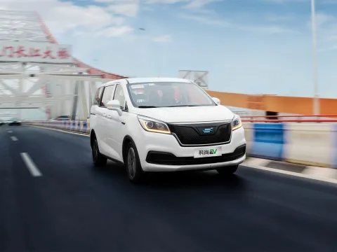 ChangAn Oshan Cosmos EV