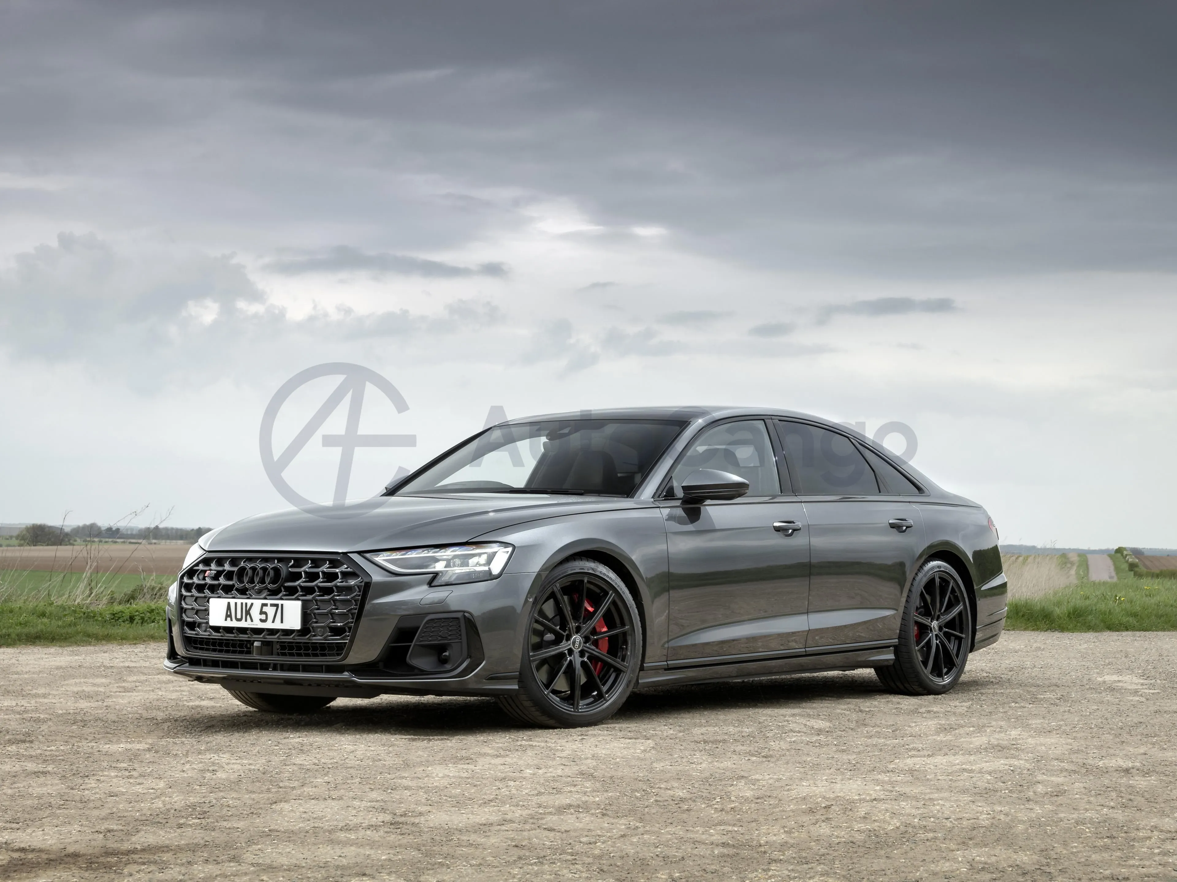 2025 Audi S8 4.0T 571HP V8 8AT,autocango,china used car exporter,china ev exporter,chinese used car exporter,chinese used ev exporter
