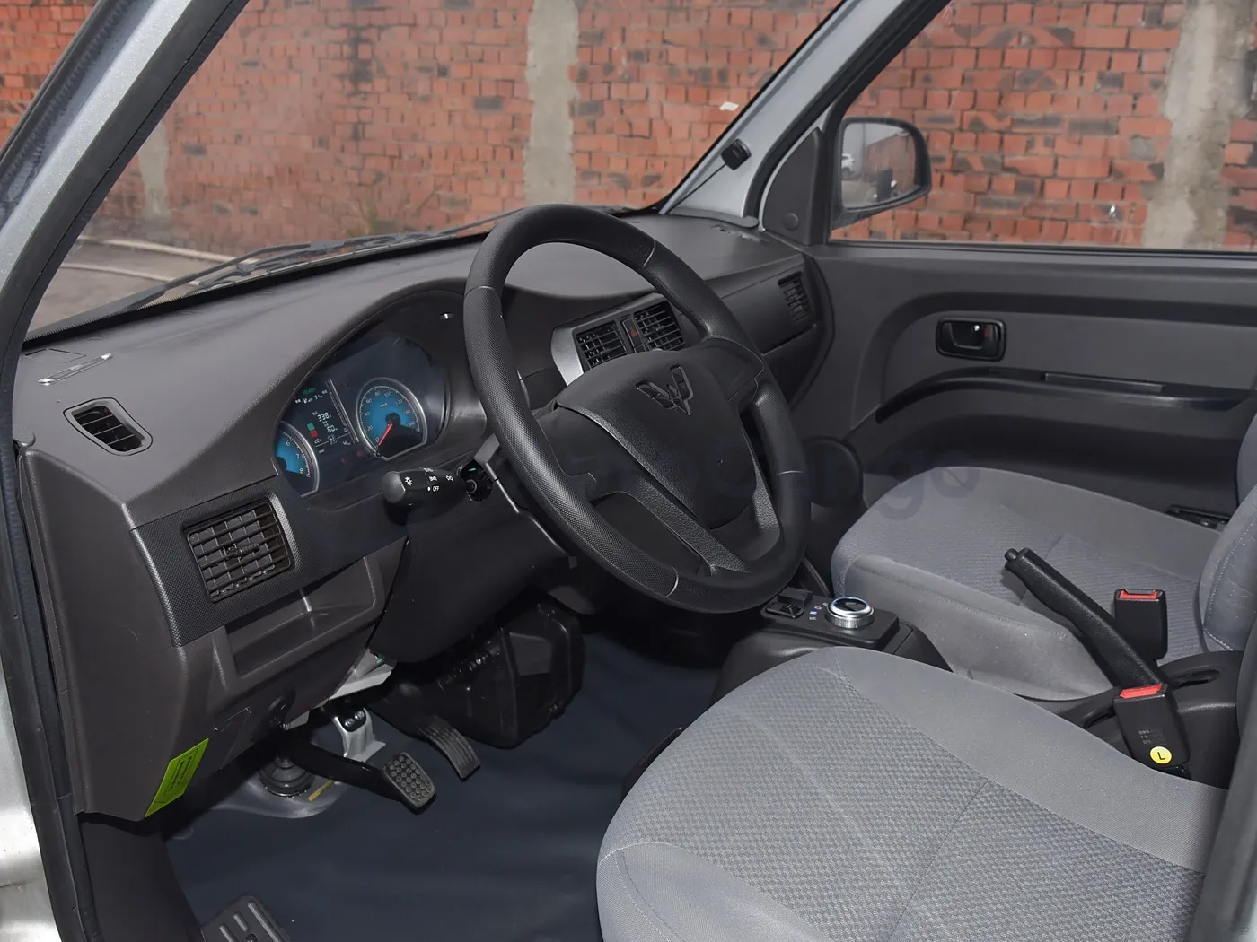 2020 WuLing EV50 BEV 43.2KWH,autocango,china used car exporter,china ev exporter,chinese used car exporter,chinese used ev exporter
