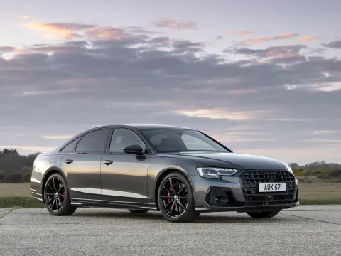 2025 Audi S8 4.0T 571HP V8 8AT