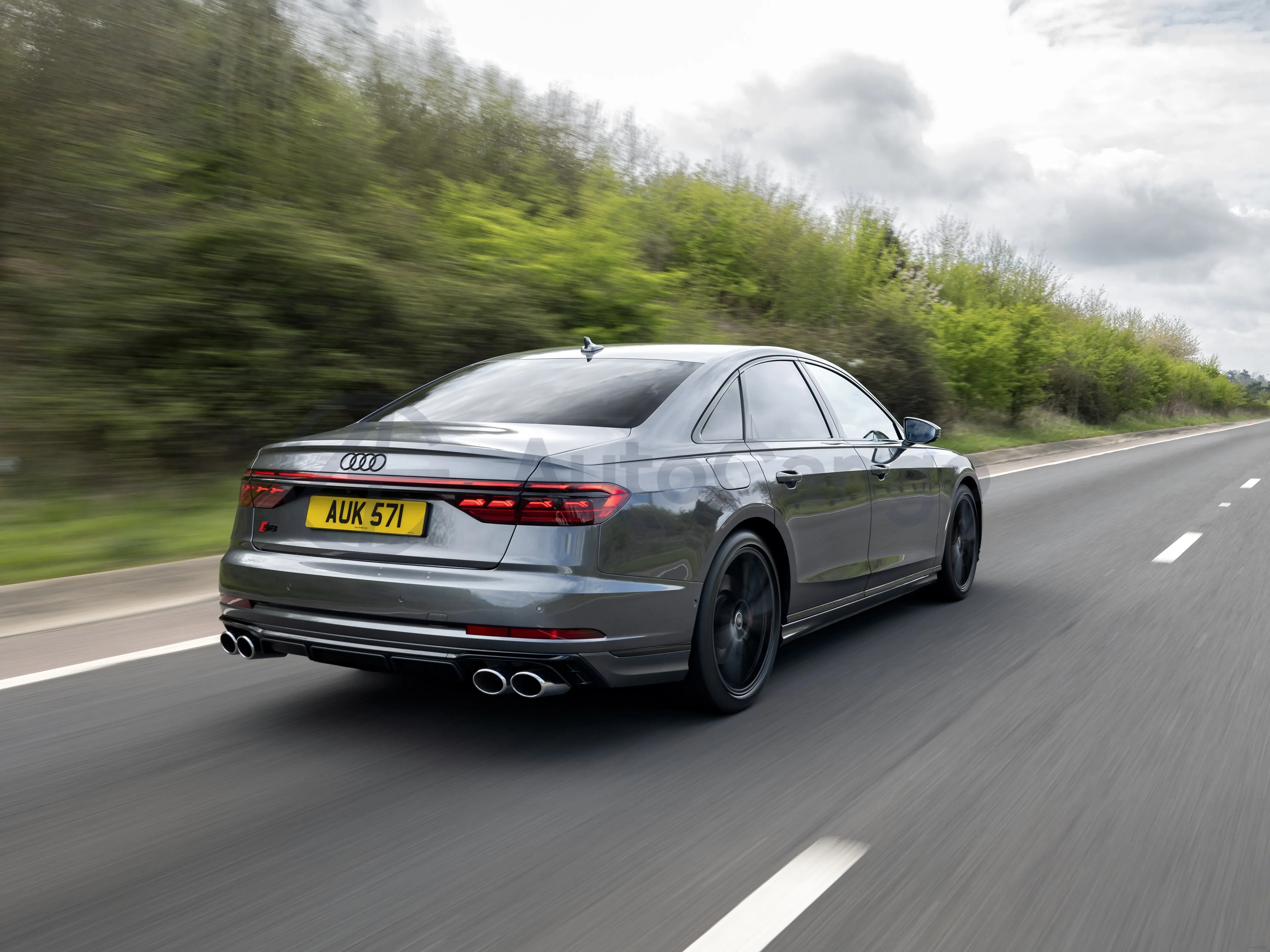 2025 Audi S8 4.0T 571HP V8 8AT,autocango,china used car exporter,china ev exporter,chinese used car exporter,chinese used ev exporter