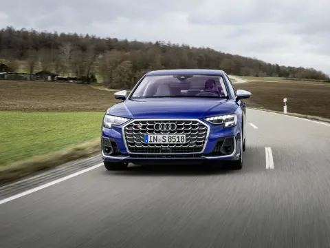 2025 Audi S8 4.0T 571HP V8 8AT