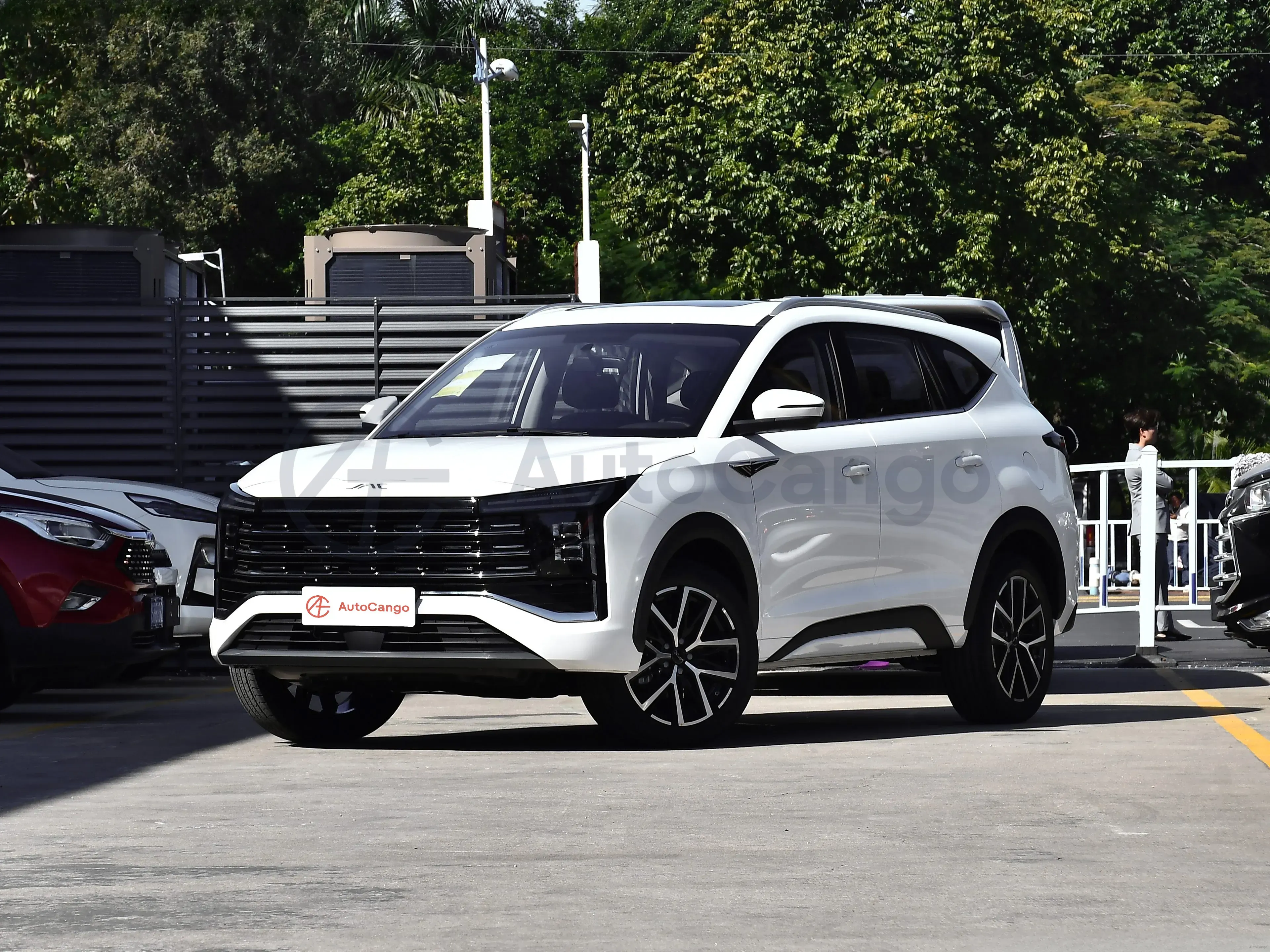 2024 JAC X8 PLUS 1.5T 184HP L4 7DCT MSRP 146800 Specs and Details