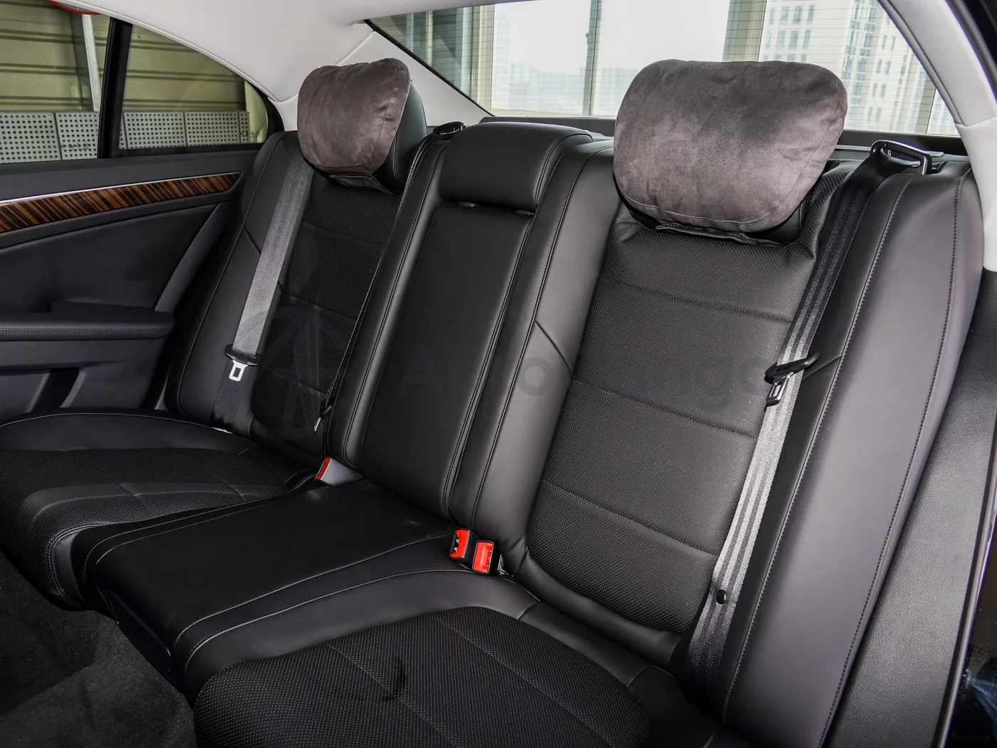 2013 HongQi H7 2.0T 204HP L4 6AT,autocango,china used car exporter,china ev exporter,chinese used car exporter,chinese used ev exporter