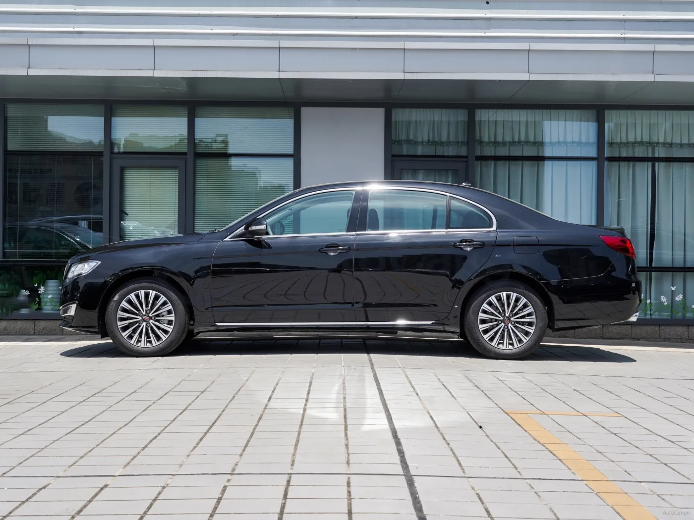 2013 HongQi H7 2.0T 204HP L4 6AT,autocango,china used car exporter,china ev exporter,chinese used car exporter,chinese used ev exporter
