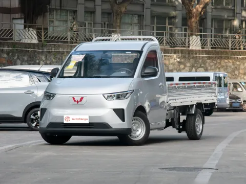 WuLing YangGuang E Truck