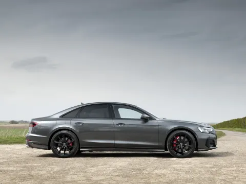 2025 Audi S8 4.0T 571HP V8 8AT