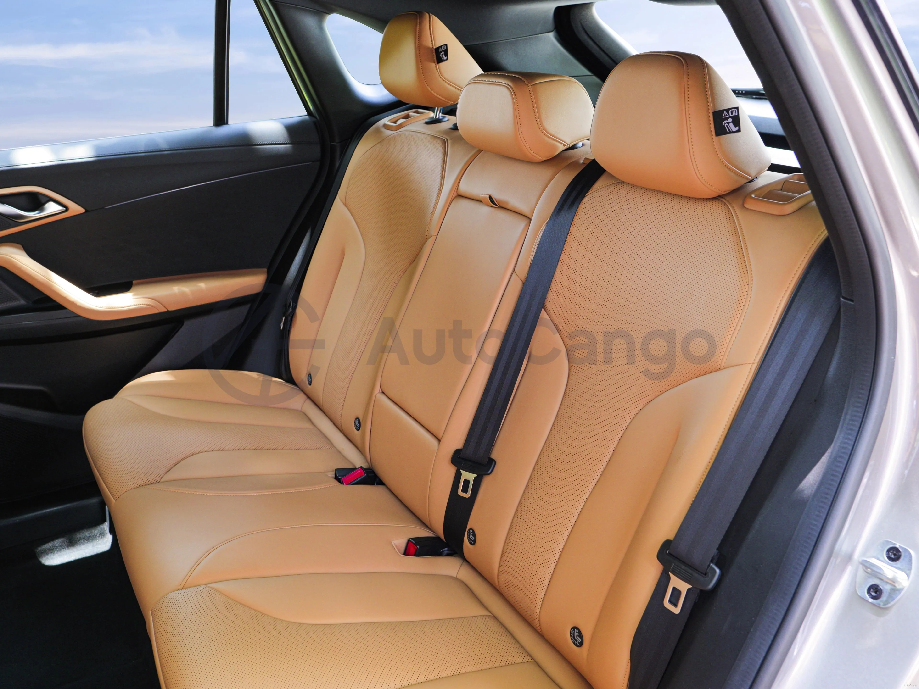 Roewe RX5,autocango,china used car exporter,china ev exporter,chinese used car exporter,chinese used ev exporter
