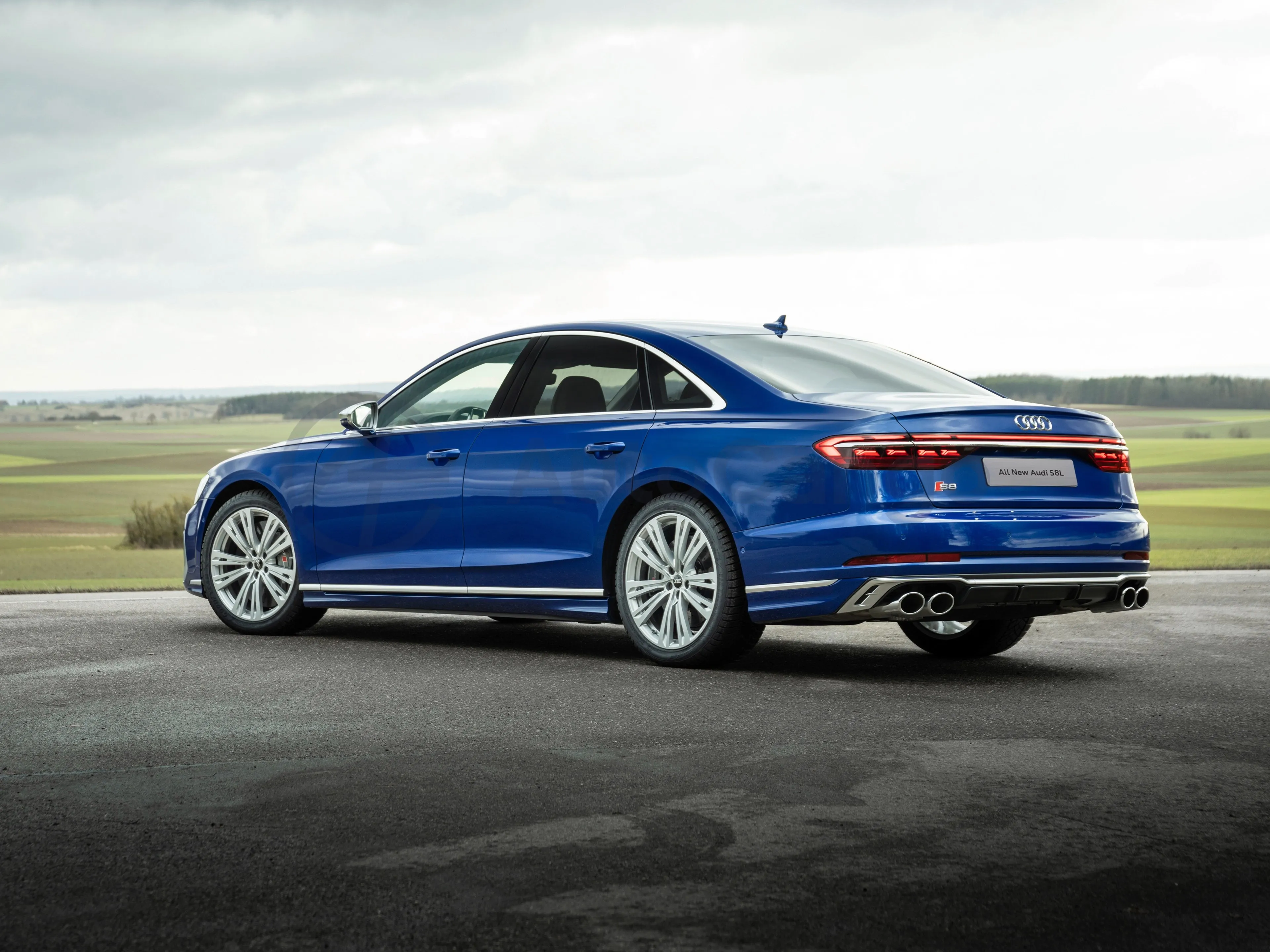 2025 Audi S8 4.0T 571HP V8 8AT,autocango,china used car exporter,china ev exporter,chinese used car exporter,chinese used ev exporter