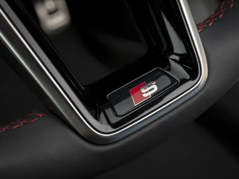 2025 Audi S8 4.0T 571HP V8 8AT