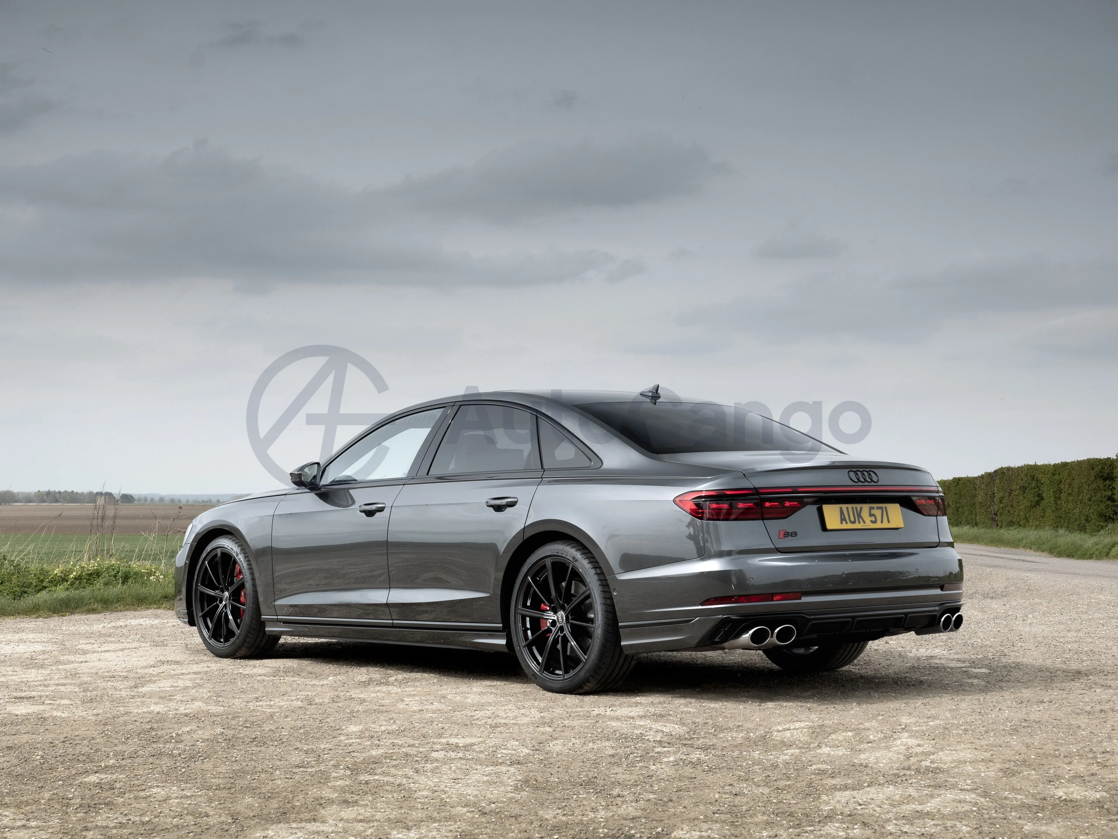 2025 Audi S8 4.0T 571HP V8 8AT,autocango,china used car exporter,china ev exporter,chinese used car exporter,chinese used ev exporter