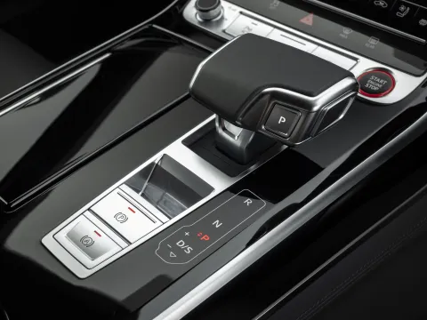 2025 Audi S8 4.0T 571HP V8 8AT