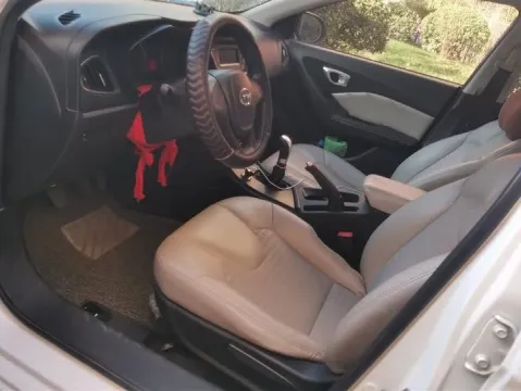 2014 GAC Trumpchi GA3S 1.6L 122HP L4 5MT