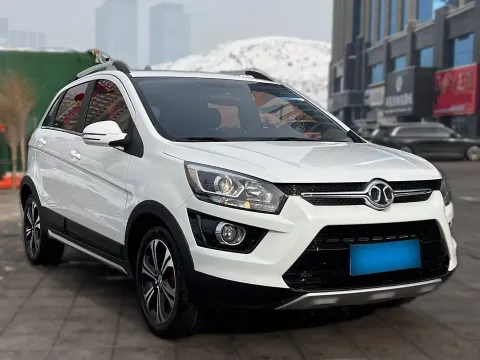 2015 BeiJing Auto Senova X25 1.5L 116HP L4 5MT