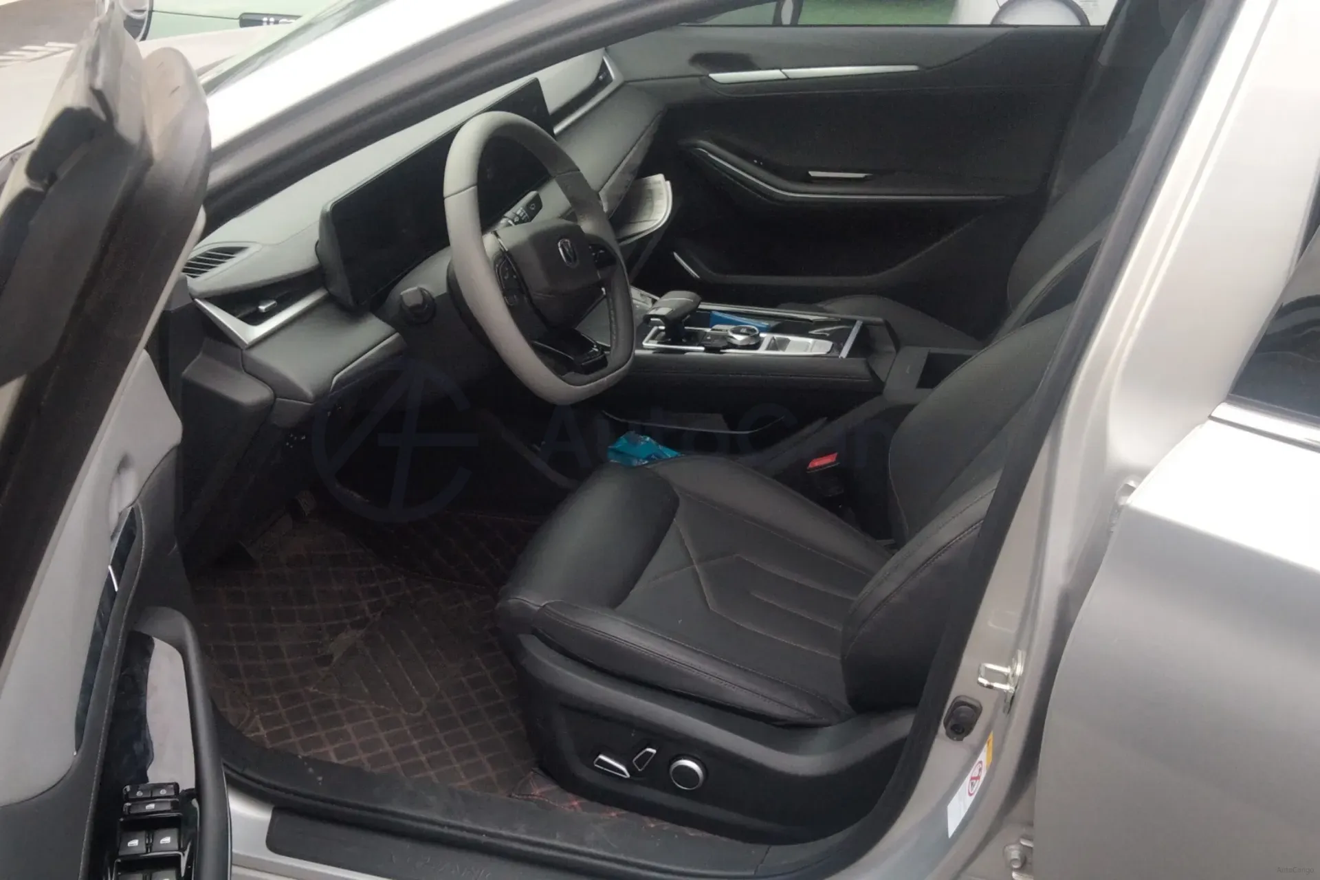 2023 ChangAn Raeton Plus 1.5T 188HP L4 7DCT,autocango,china used car exporter,china ev exporter,chinese used car exporter,chinese used ev exporter