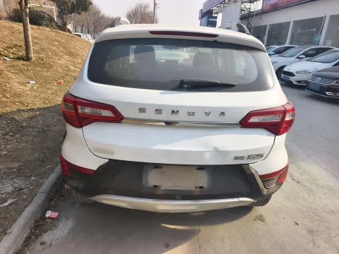 2015 BeiJing Auto Senova X25 1.5L 116HP L4 5MT