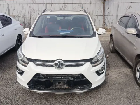 2015 BeiJing Auto Senova X25 1.5L 116HP L4 5MT