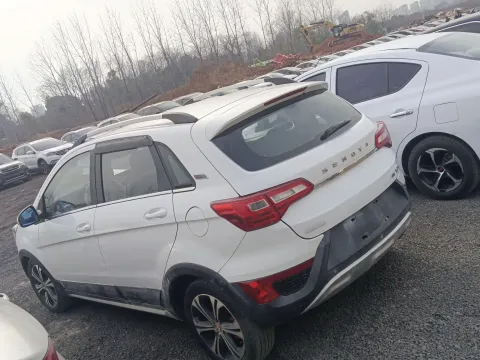 2015 BeiJing Auto Senova X25 1.5L 116HP L4 5MT