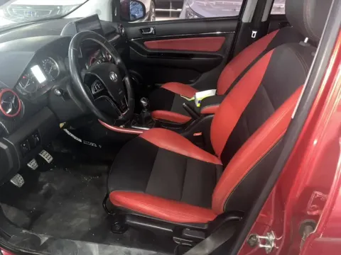 2015 BeiJing Auto Senova X25 1.5L 116HP L4 5MT