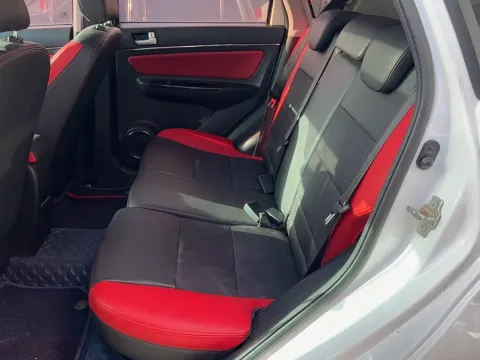 2015 BeiJing Auto Senova X25 1.5L 116HP L4 5MT