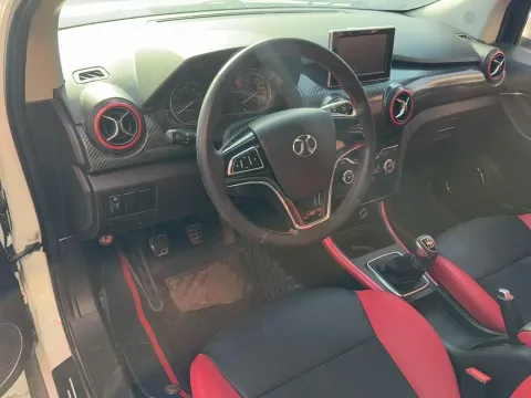 2015 BeiJing Auto Senova X25 1.5L 116HP L4 5MT