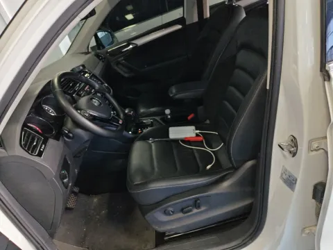 2017 Volkswagen Tiguan L 2.0T 220HP L4 7DCT