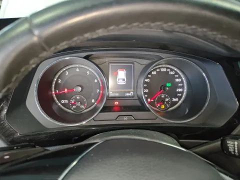 2017 Volkswagen Tiguan L 2.0T 220HP L4 7DCT