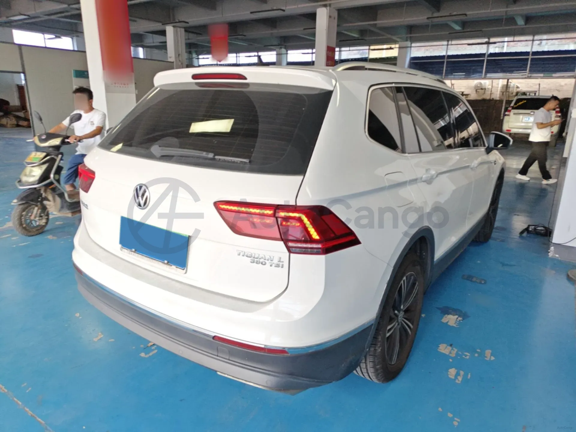 2017 Volkswagen Tiguan L 2.0T 220HP L4 7DCT,autocango,china used car exporter,china ev exporter,chinese used car exporter,chinese used ev exporter