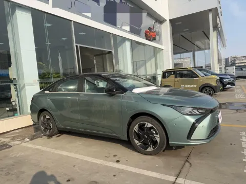 2022 Ruichi Auto ED71 BEV 60.152KWH,autocango,china used car exporter,china ev exporter,chinese used car exporter,chinese used ev exporter